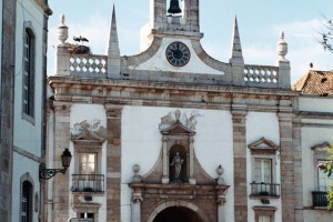 Faro Arco da Vila