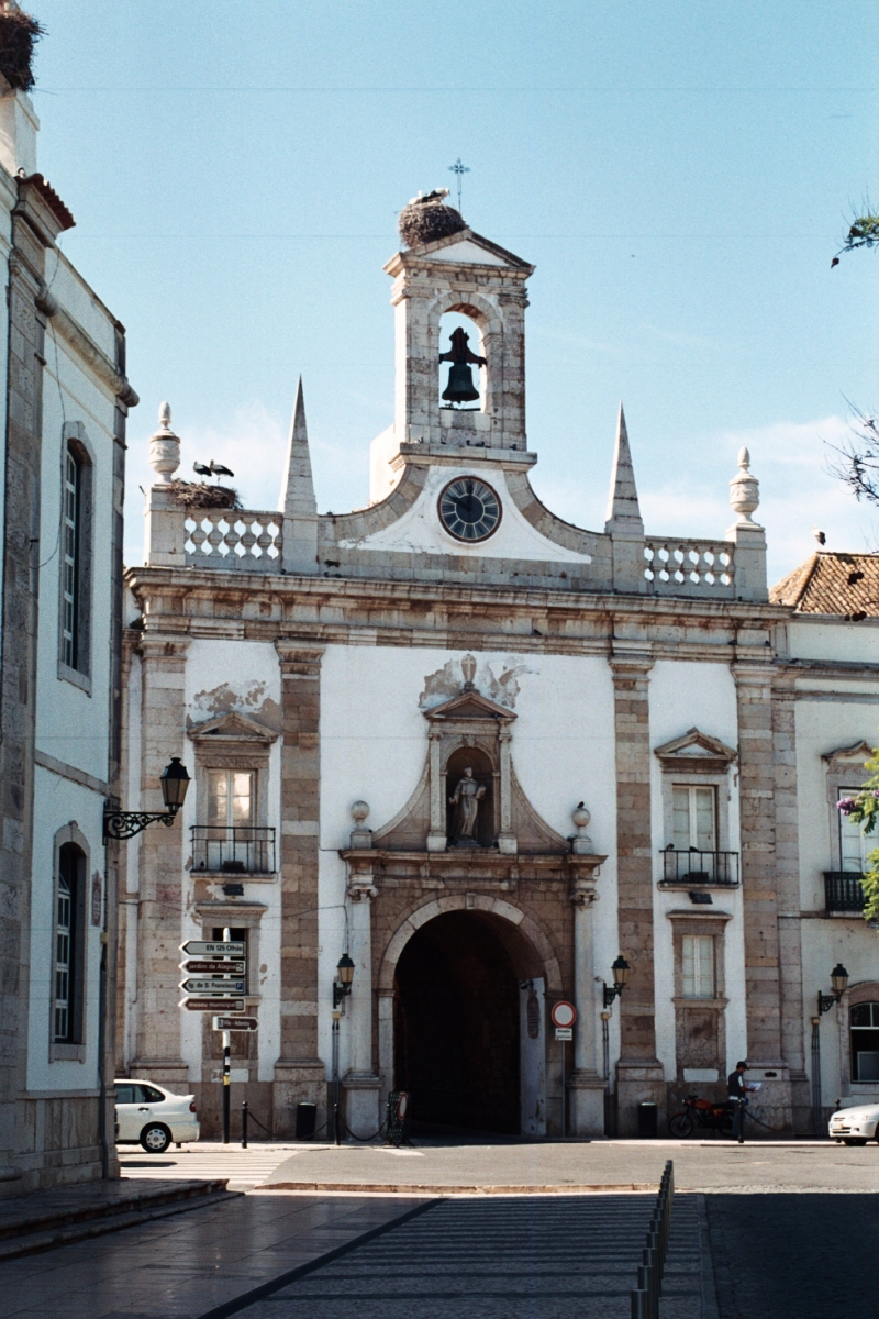 Faro Arco da Vila