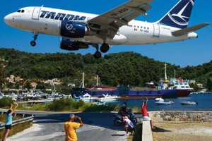 Pont 11 - Aterizări spectaculoase pe Aeroportul Skiathos!_01