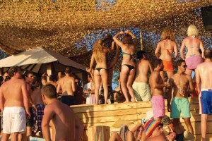 Pont 9 - Beach Party_01