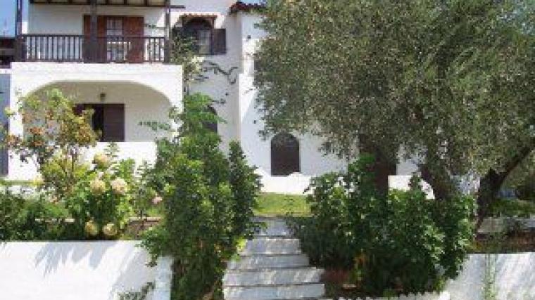 Katerina-Troulos-photos-Exterior
